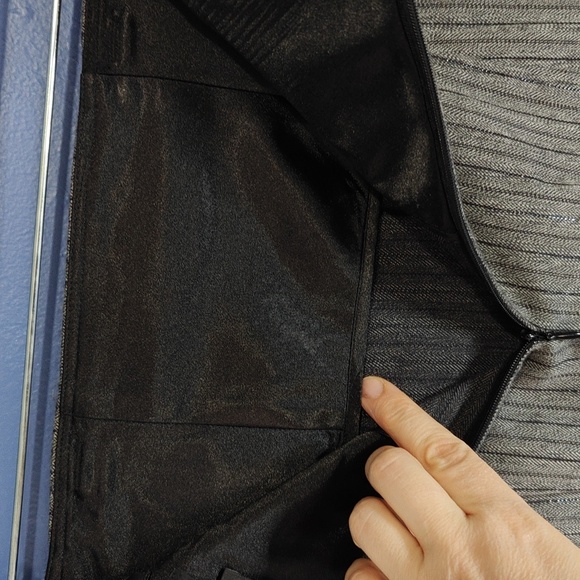 Guess Pinstripe Pencil skirt- size 28 - Picture 8 of 11